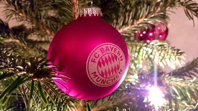 川超自贡队提前出线，奥运冠军高敏献花，全队坐摩托车巡游