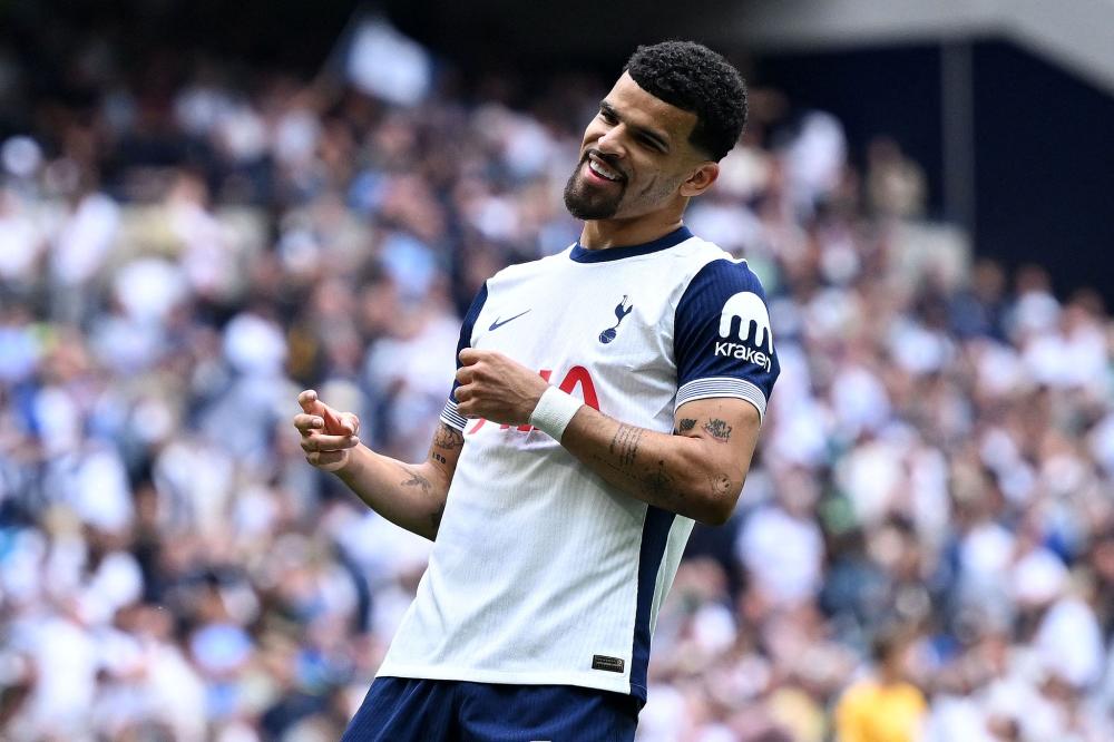 国足大换血！邵佳一破格提拔3大新星， 球迷：比归化球员强多了！